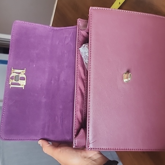 Badgley Mischka Plum Crossbody handbag Nwt - Picture 8 of 15